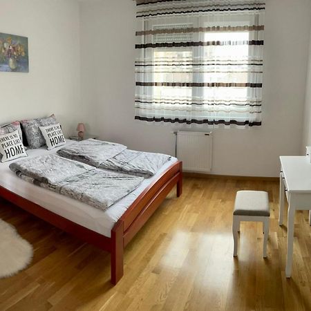 Paris Apartment -Free Private Parking 诺威萨 外观 照片