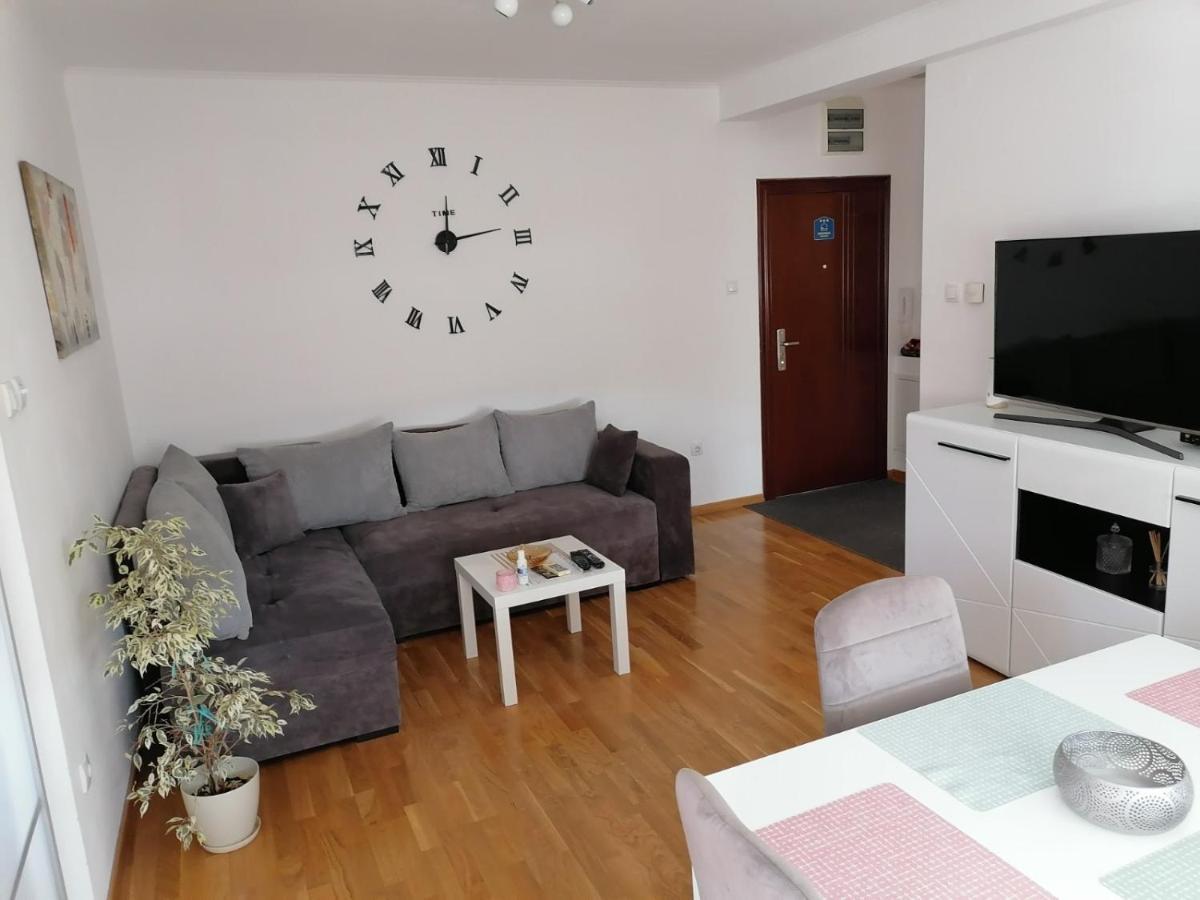 Paris Apartment -Free Private Parking 诺威萨 外观 照片